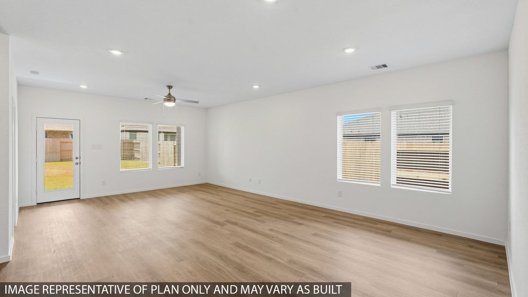 Spacious, unfurnished interior of a new home in Silverthorne, Conroe (Image 12). Spacious, unfurnished interior of a new home in Silverthorne, Conroe (Image 12).