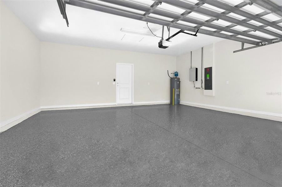 Spacious, unfurnished interior of a new home in , St. Cloud (Image 19).
