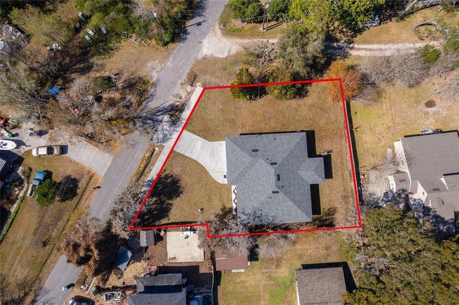 Exterior details and patio area of a home in , Orlando (Image 17).