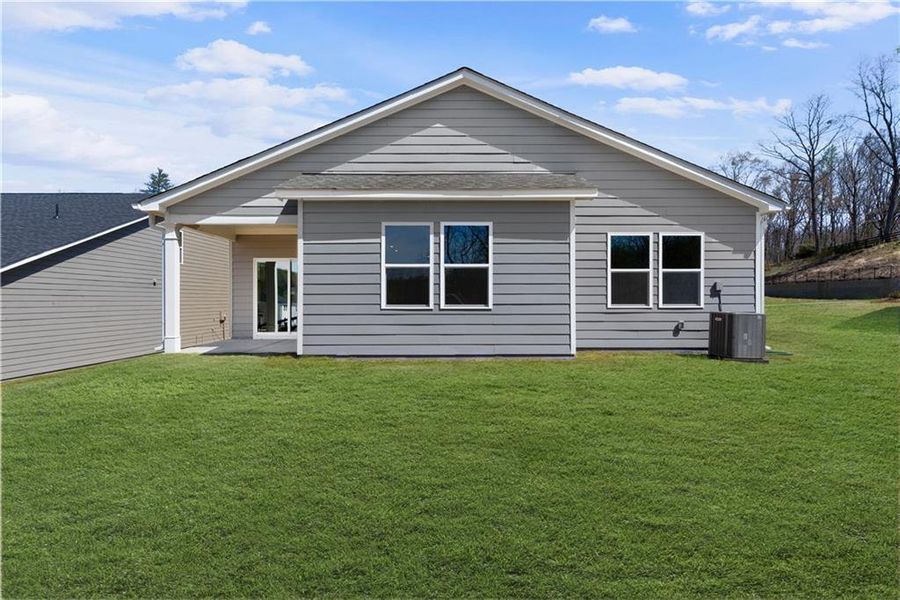 Exterior details and patio area of a home in Avery Ridge, Gainesville (Image 4).