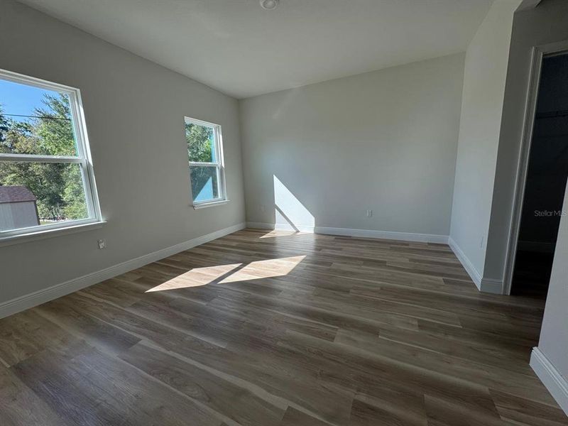 Spacious, unfurnished interior of a new home in , Ocala (Image 19).