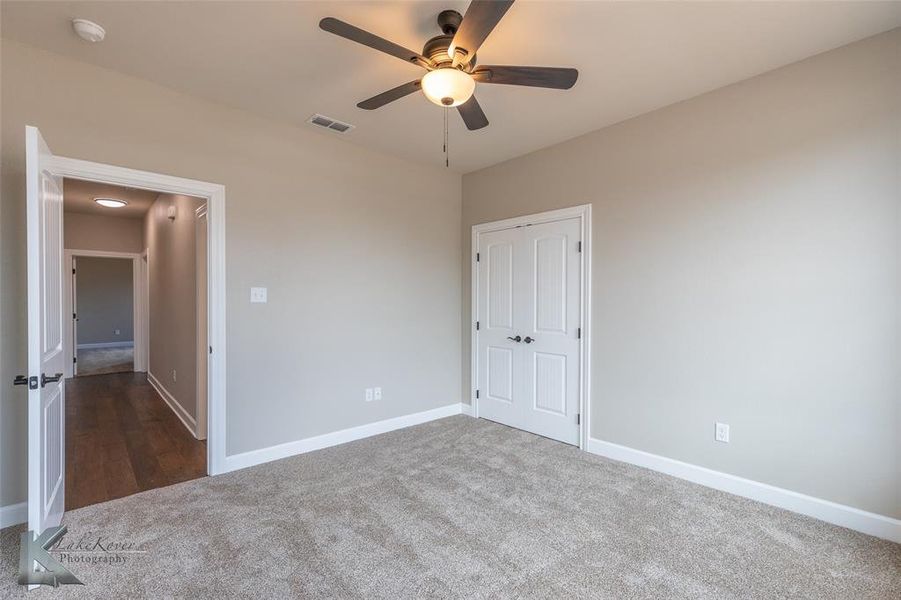 Spacious, unfurnished interior of a new home in , Abilene (Image 23).