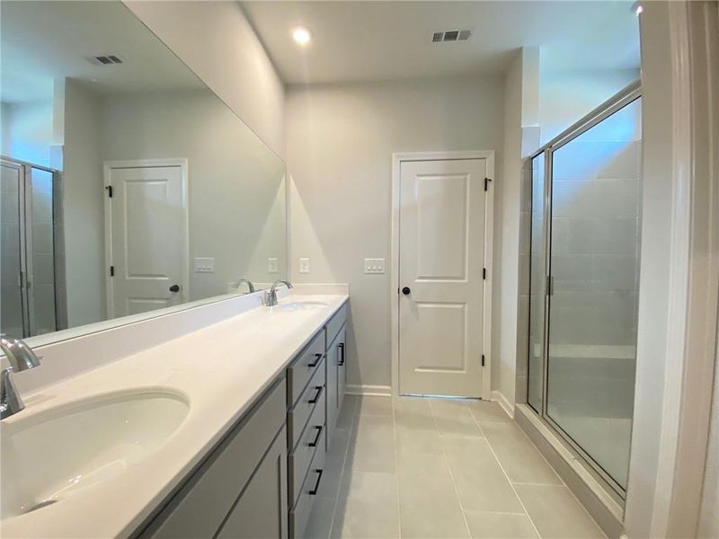 Furnished interior view inside a new home in , Lilburn (Image 18).