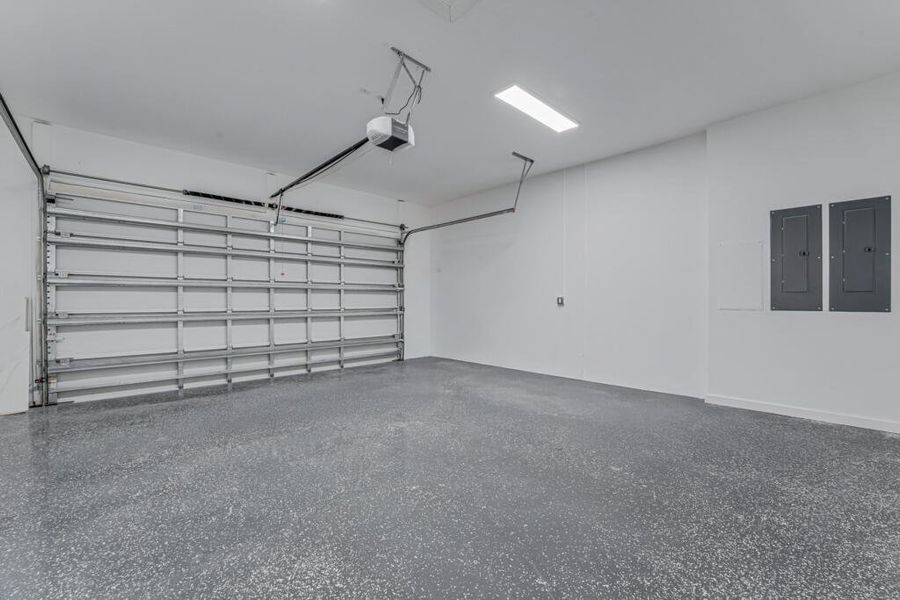 Spacious, unfurnished interior of a new home in , Lake Worth (Image 27).