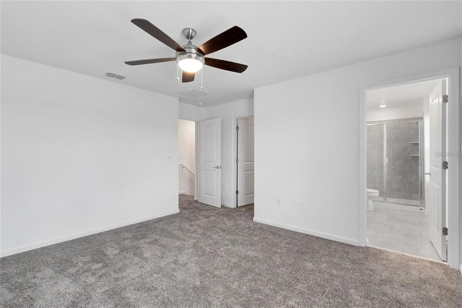 Spacious, unfurnished interior of a new home in , Winter Garden (Image 18).