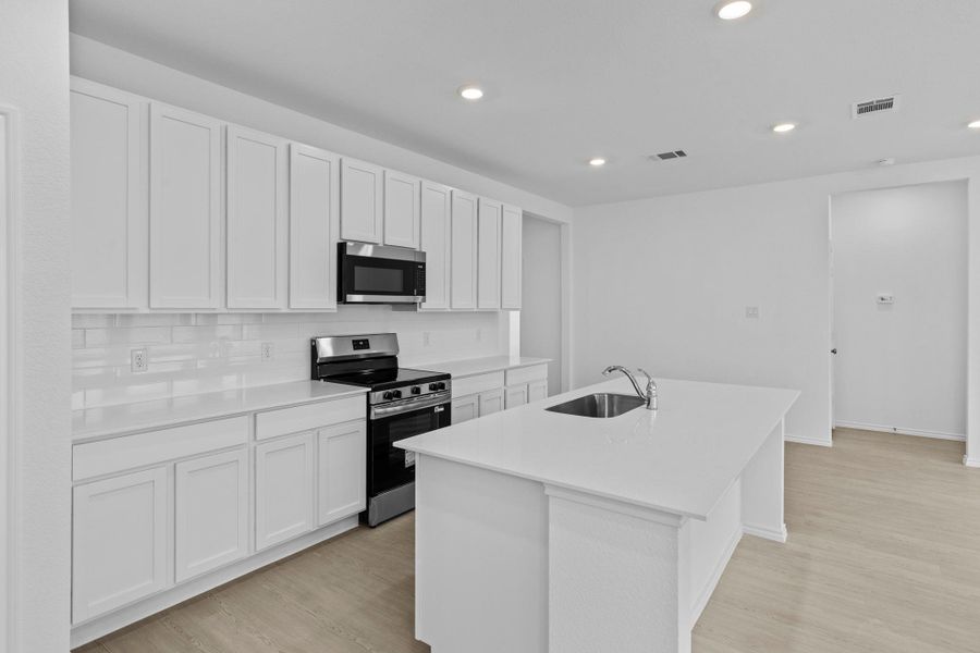 Furnished interior view inside a new home in Clayton Ranch, Copperas Cove (Image 9).