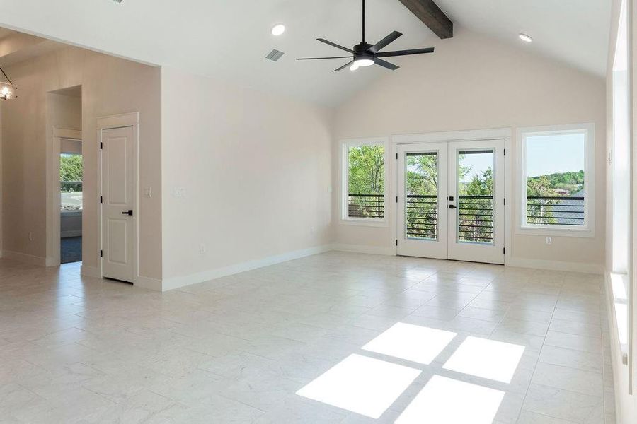 Spacious, unfurnished interior of a new home in , Granbury (Image 20).
