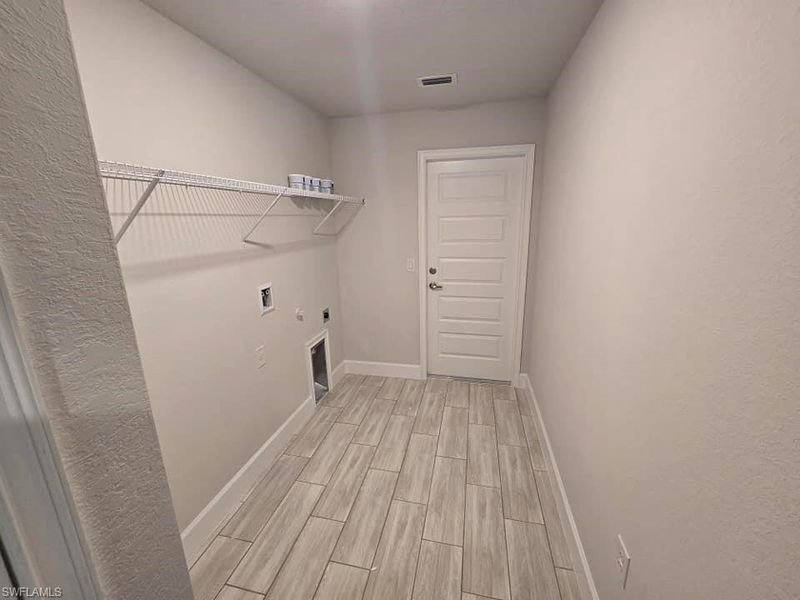 Image 16 of a home in Lehigh Acres.