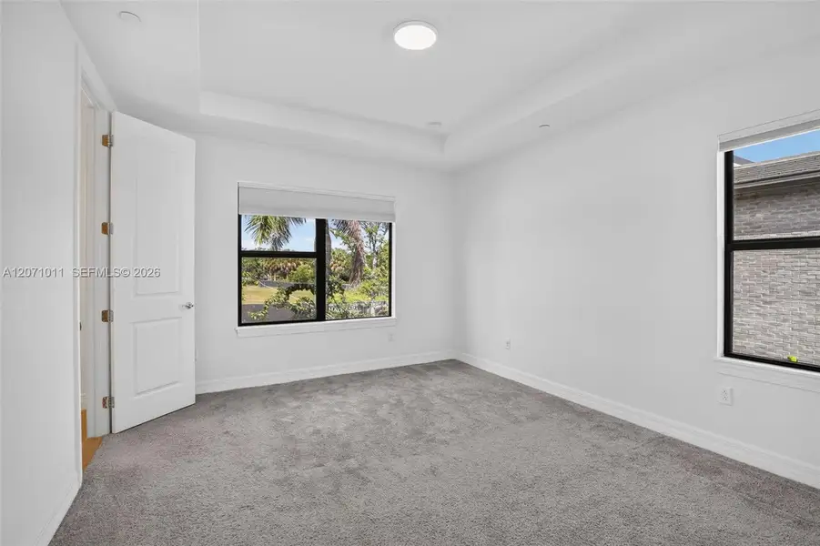 Spacious, unfurnished interior of a new home in , Plantation (Image 30).
