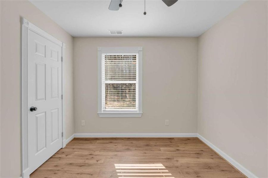 Spacious, unfurnished interior of a new home in , Temple (Image 33).