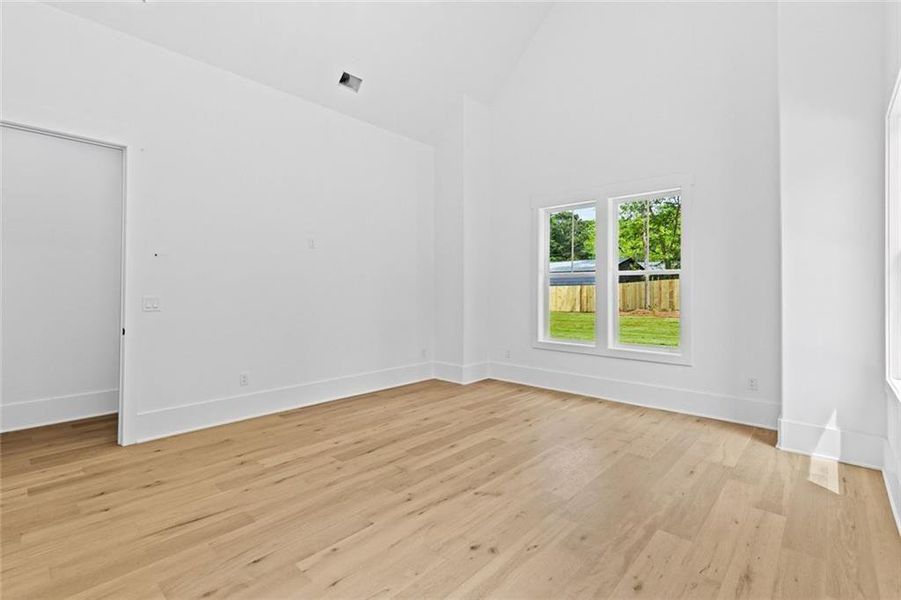 Spacious, unfurnished interior of a new home in , Monroe (Image 52).