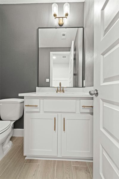 Representative image. Features, selections and colors may vary.