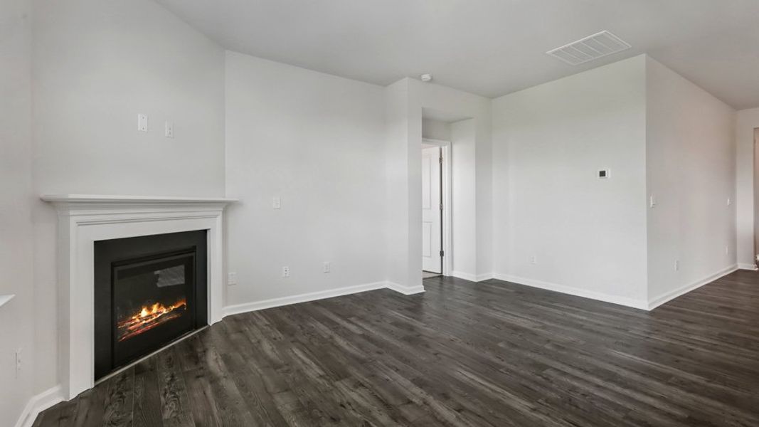 Spacious, unfurnished interior of a new home in Ridgewood Farms, Winterville (Image 24).