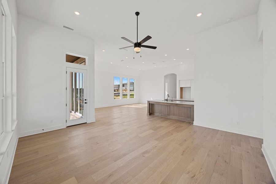 Spacious, unfurnished interior of a new home in Parkside On The River, Georgetown (Image 23).