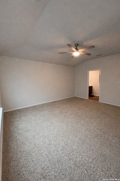 Spacious, unfurnished interior of a new home in Avenida, Converse (Image 12).