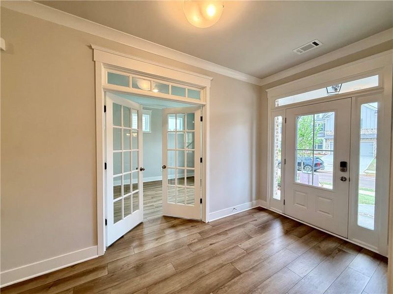 Spacious, unfurnished interior of a new home in Ponderosa Farms Manor, Gainesville (Image 17).