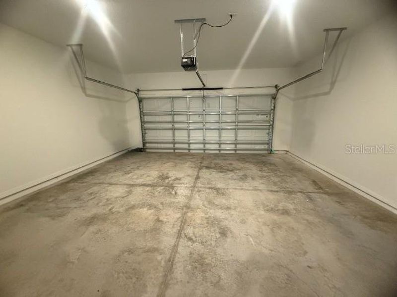 Spacious, unfurnished interior of a new home in Northlake Classical, Winter Garden (Image 25).