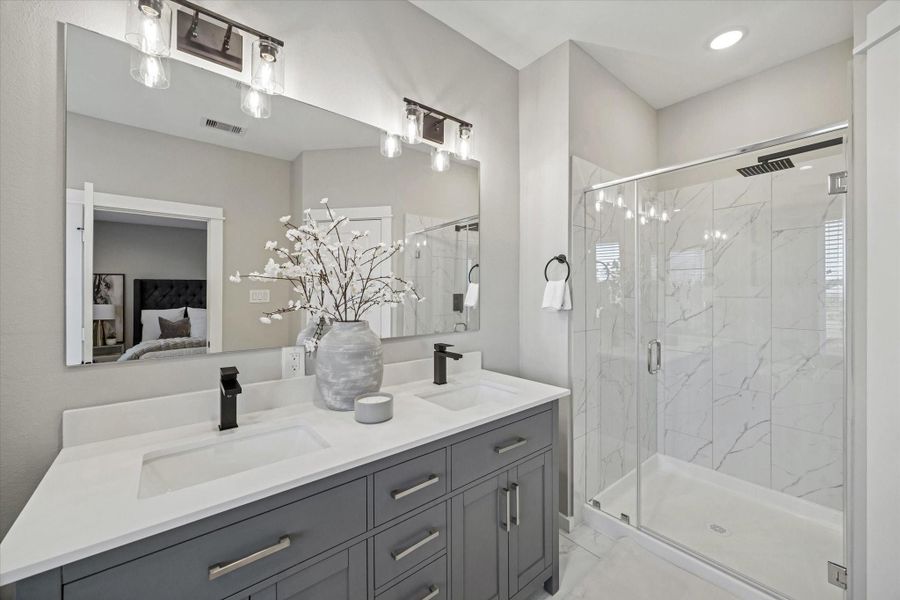 *Photos are of model home located in the community to reference finishes* *Photos are of model home located in the community to reference finishes*