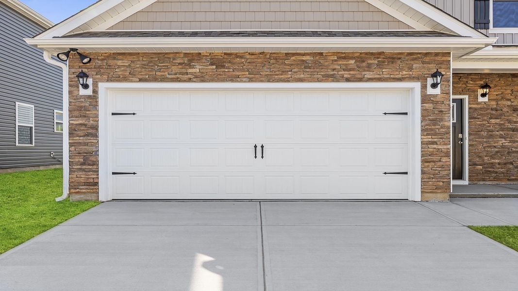 Exterior details and patio area of a home in Sherwood Gardens, Landrum (Image 3).