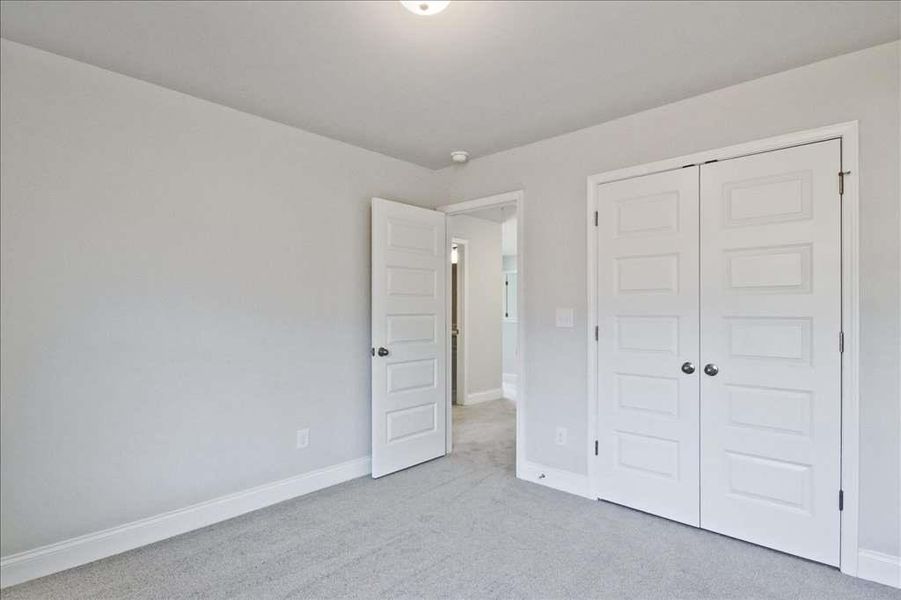Spacious, unfurnished interior of a new home in , Gainesville (Image 35).