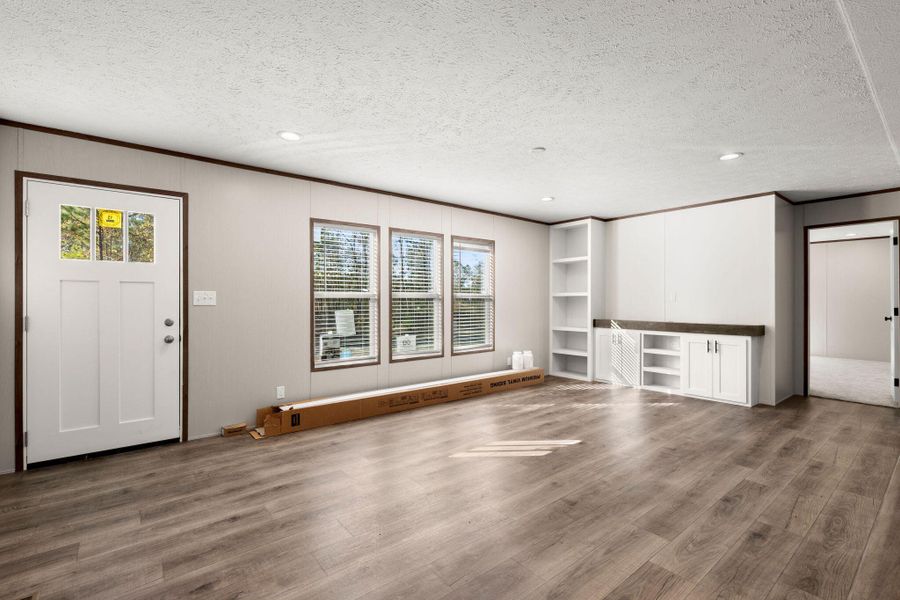 Spacious, unfurnished interior of a new home in , Cottageville (Image 19).