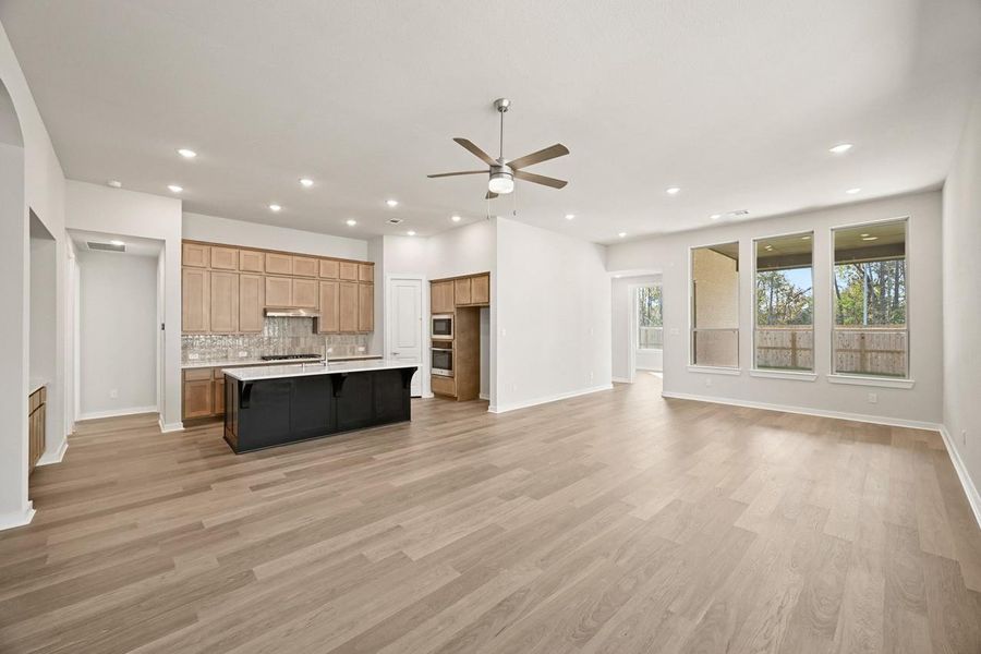 Spacious, unfurnished interior of a new home in Grand Central Park: 55ft. lots, Conroe (Image 10).