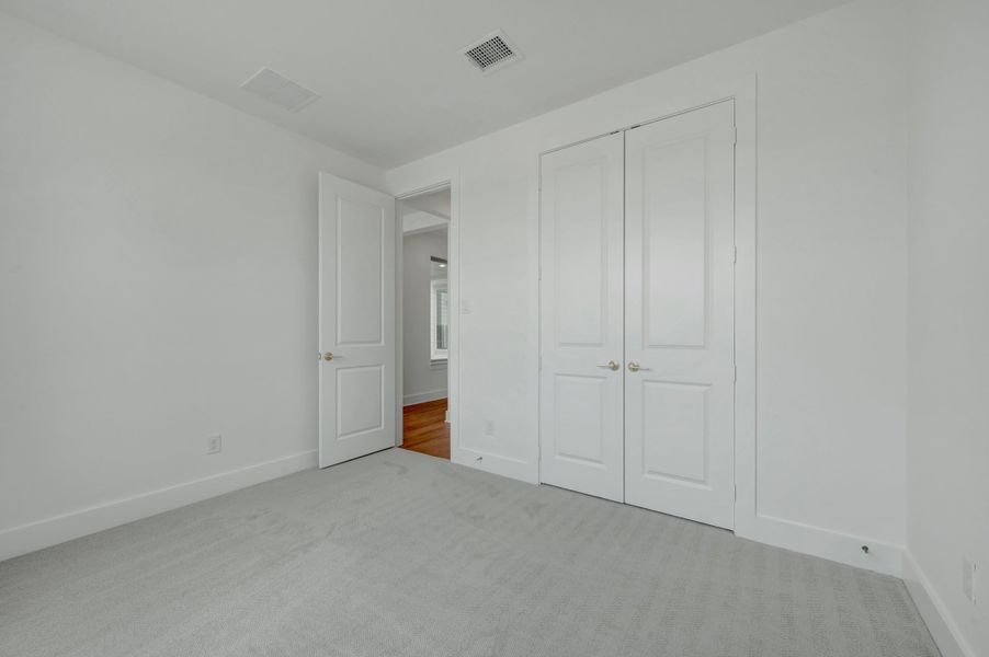 Spacious, unfurnished interior of a new home in Painted Tree, McKinney (Image 15).
