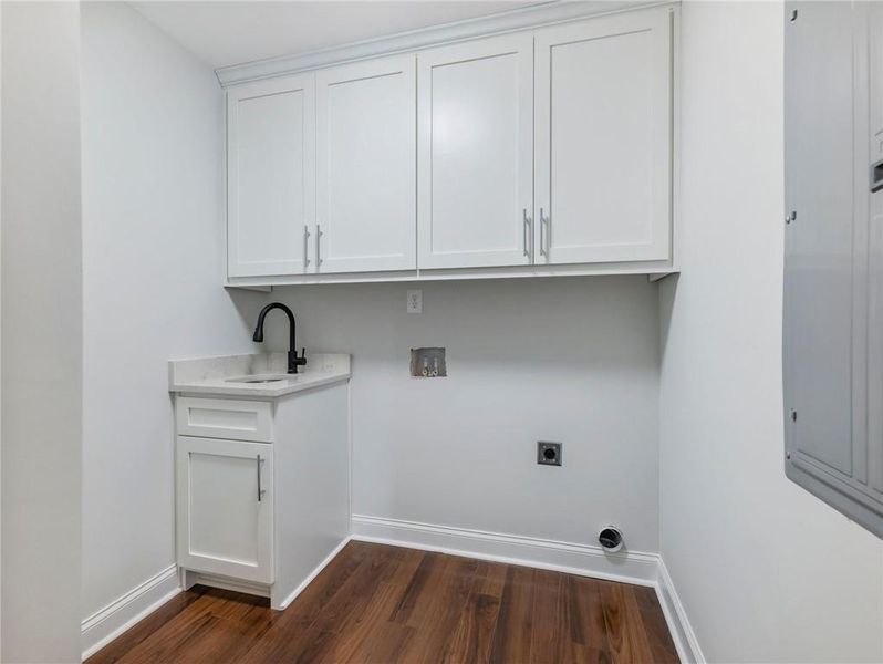 Furnished interior view inside a new home in , Buford (Image 14).