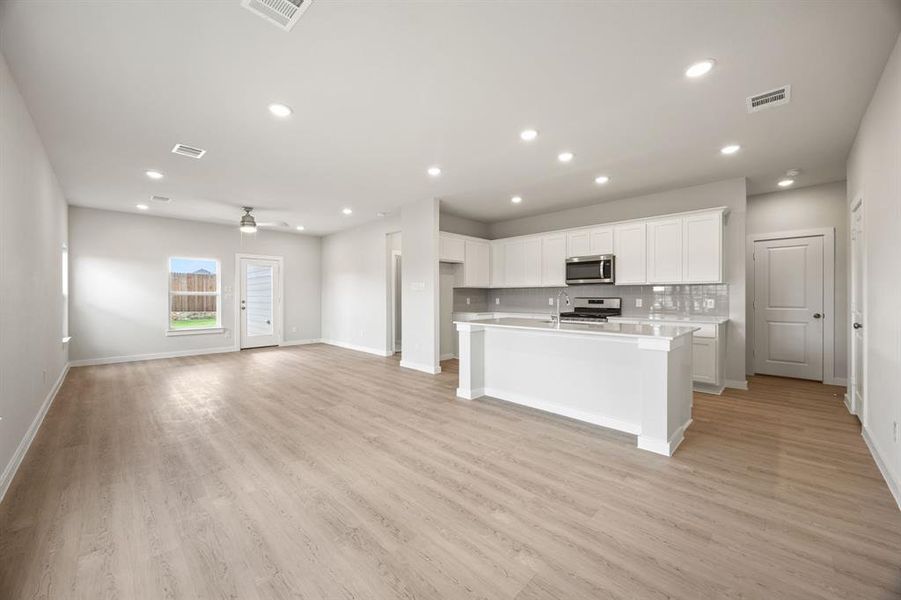 Image 20 of a home in Ambergrove.