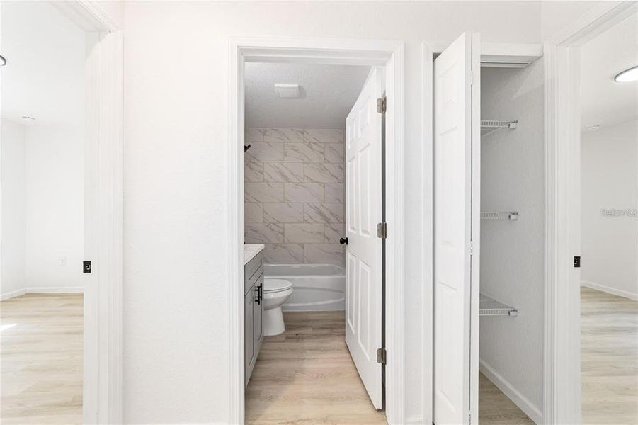 Spacious, unfurnished interior of a new home in , Ocala (Image 23).