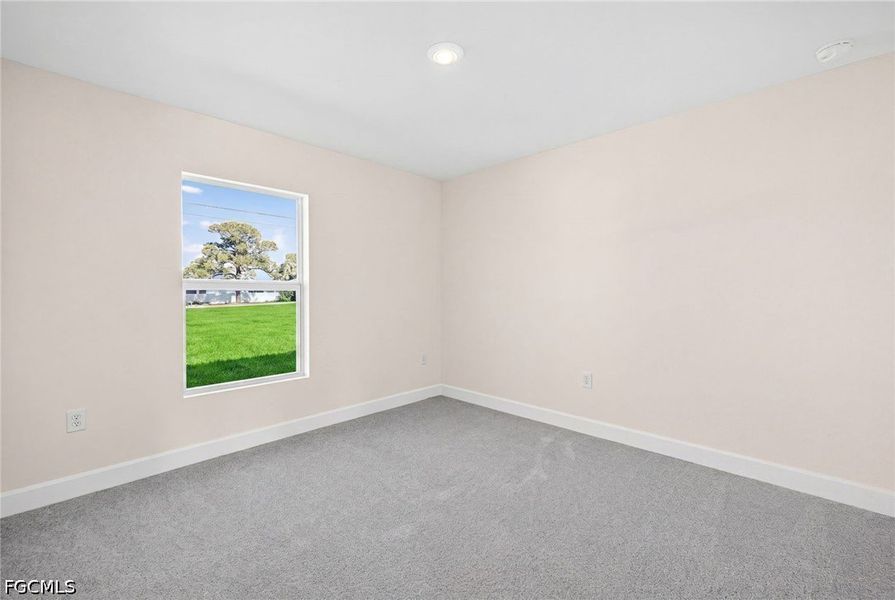 Spacious, unfurnished interior of a new home in Cape Coral, Cape Coral (Image 18).