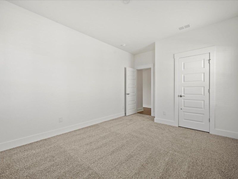 Spacious, unfurnished interior of a new home in , Summerville (Image 16).