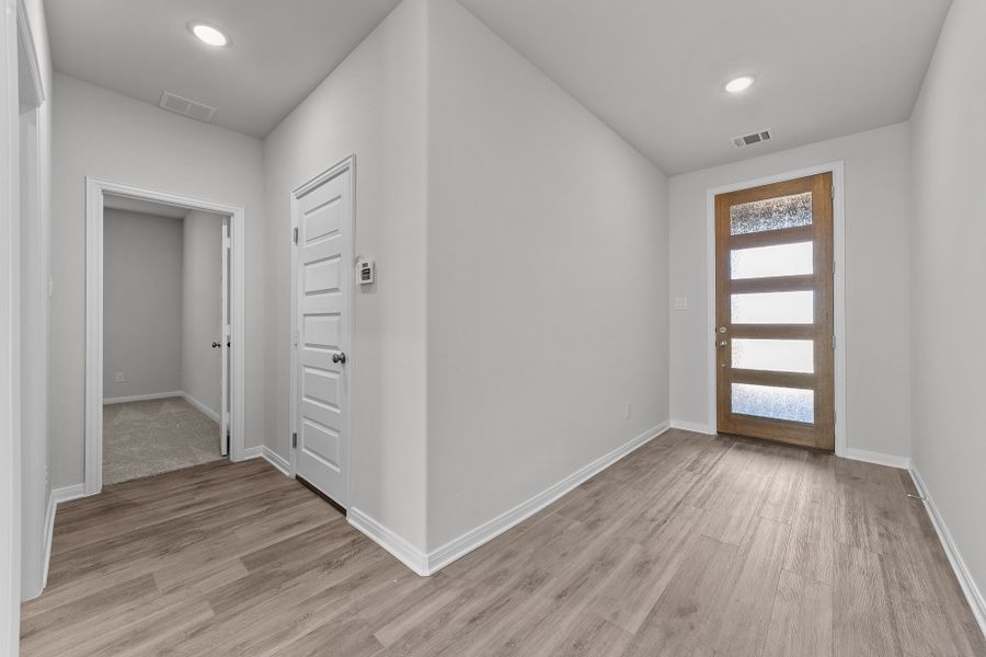 Representative unfurnished interior of a home built from the Lancaster by Cambridge Homes in Tinsley Meadows, Van Alstyne (Image 15). Representative unfurnished interior of a home built from the Lancaster by Cambridge Homes in Tinsley Meadows, Van Alstyne (Image 15).