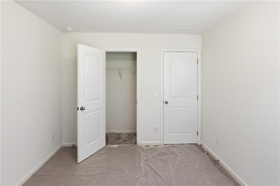 Spacious, unfurnished interior of a new home in Creekside Landing, Dallas (Image 33).