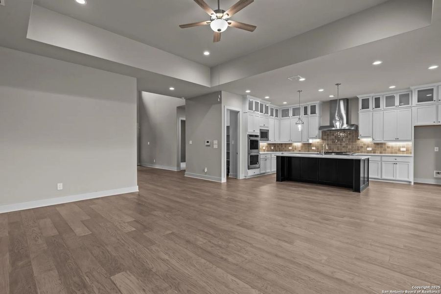 Spacious, unfurnished interior of a new home in Esperanza - 80' & 90', Boerne (Image 12).