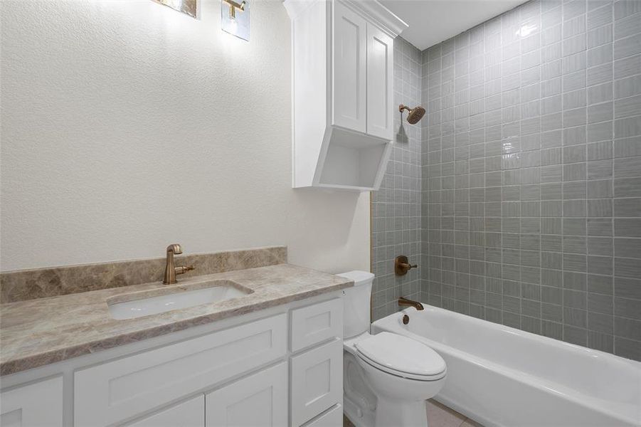 Furnished interior view inside a new home in , Waco (Image 6).