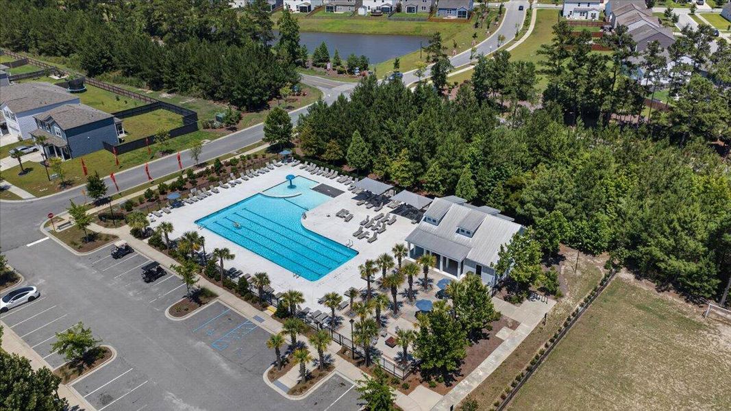 Community amenities in , Summerville (Image 25).