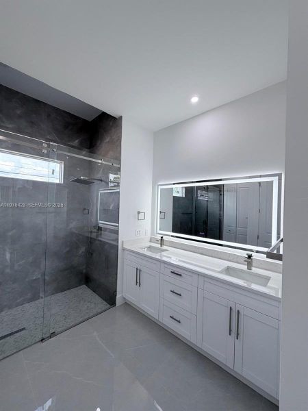 Furnished interior view inside a new home in , Cape Coral (Image 16).