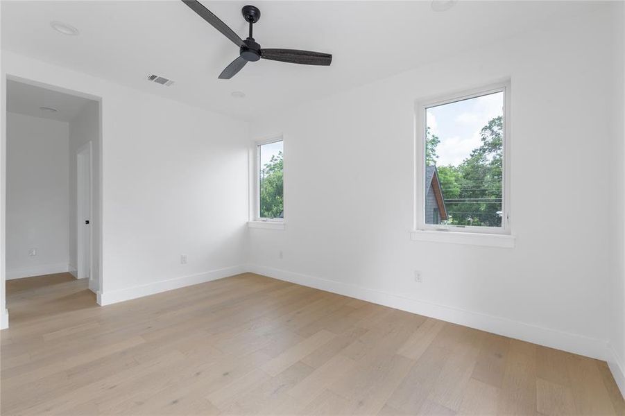 Spacious, unfurnished interior of a new home in , Austin (Image 31).