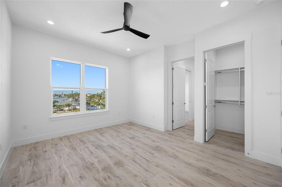 Spacious, unfurnished interior of a new home in , Treasure Island (Image 50).