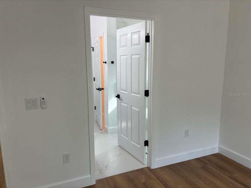 Spacious, unfurnished interior of a new home in , Ocklawaha (Image 25).