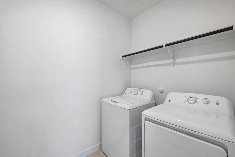 Representative interior finishes for a home built from the 3501 by Risewell Homes in Parkton Square, Kyle (Image 9).