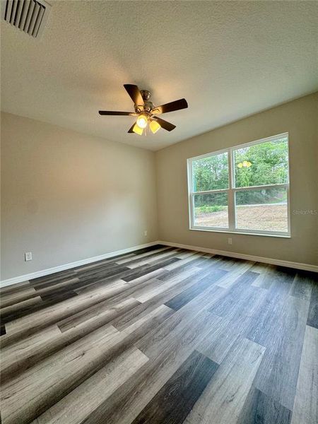 Spacious, unfurnished interior of a new home in , Dunnellon (Image 15).