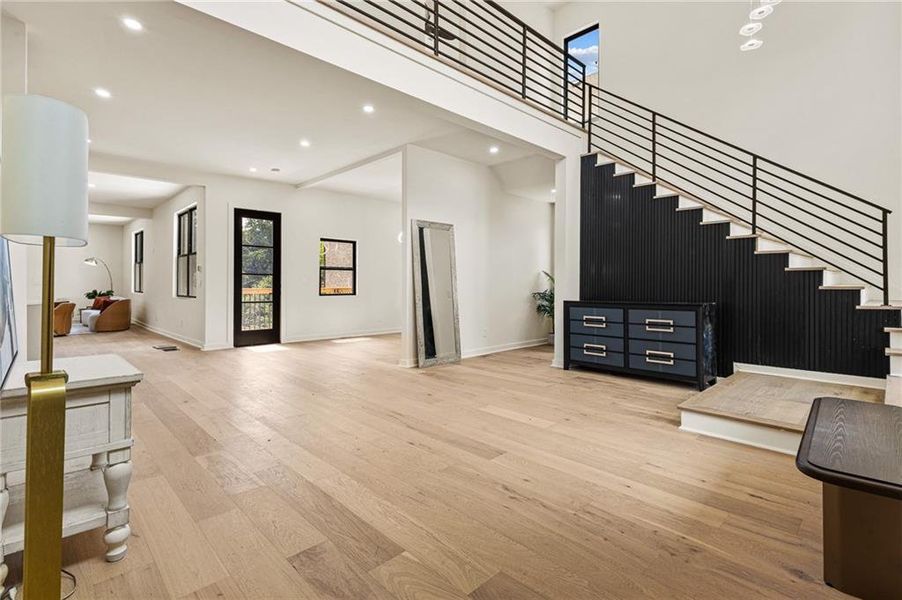 Spacious, unfurnished interior of a new home in , Atlanta (Image 25).