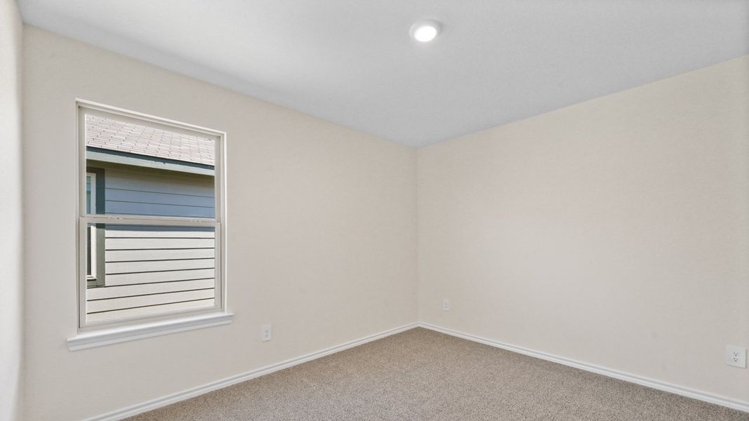 Representative unfurnished interior of a home built from the Diana by D.R. Horton in Northspur, Terrell (Image 10).