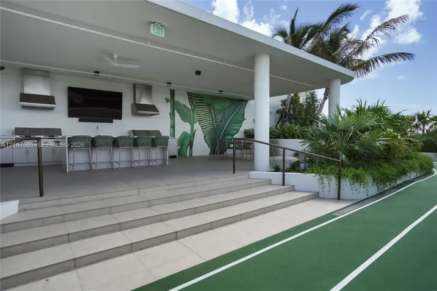 Community amenities in , Miami (Image 44).
