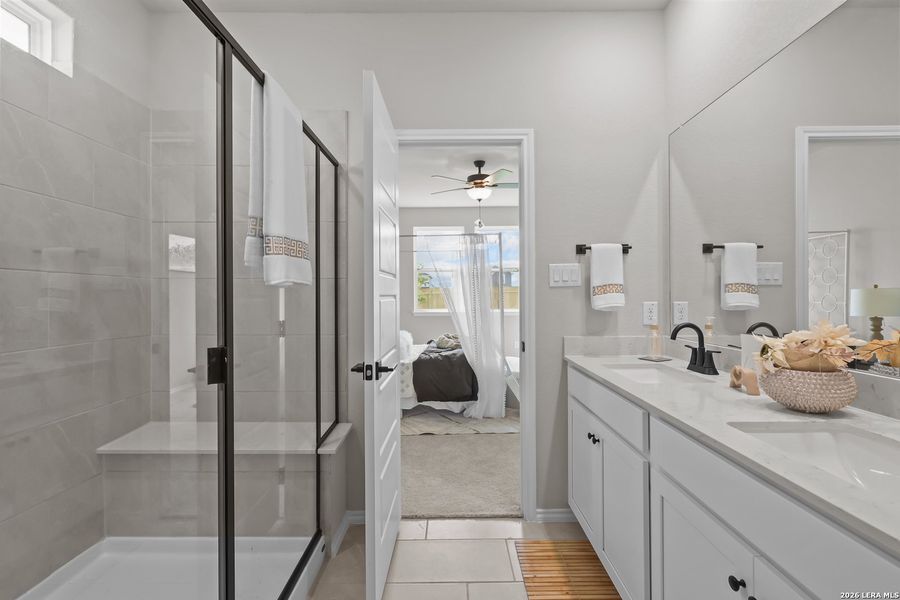 Furnished interior view inside a new home in Hannah Heights, Seguin (Image 31).