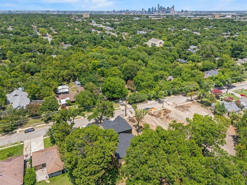 Conveniently located just 7 miles from downtown Dallas, this prime location offers easy access to the city’s vibrant dining, entertainment, shopping, and cultural destinations. Conveniently located just 7 miles from downtown Dallas, this prime location offers easy access to the city’s vibrant dining, entertainment, shopping, and cultural destinations.