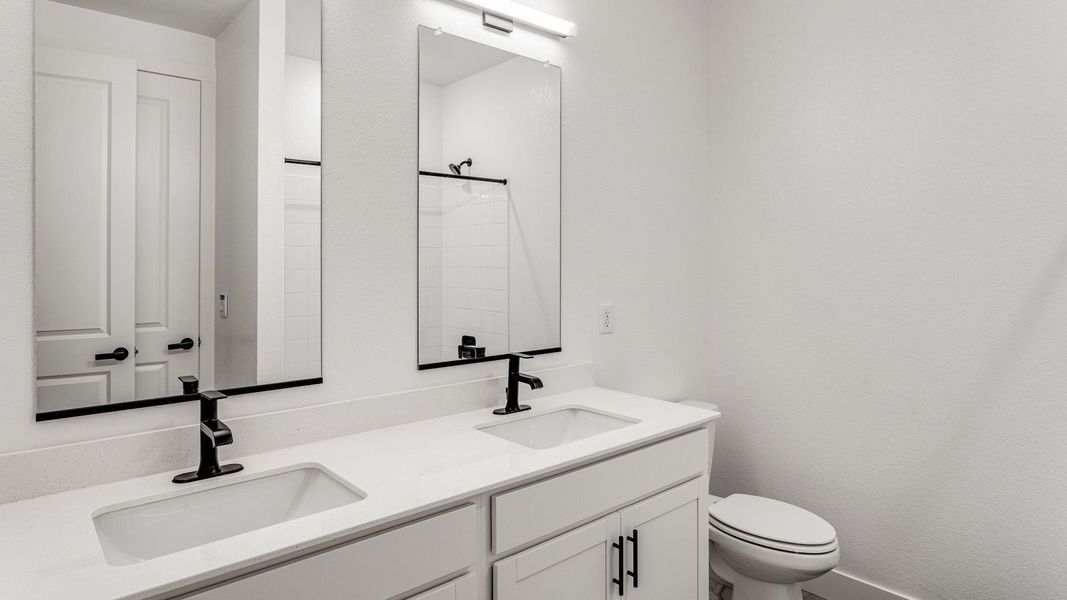 Furnished interior view inside a new home in Vantage, Berthoud (Image 12).