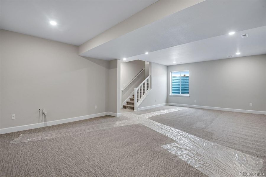 Spacious, unfurnished interior of a new home in Ensemble at The Aurora Highlands, Aurora (Image 33).